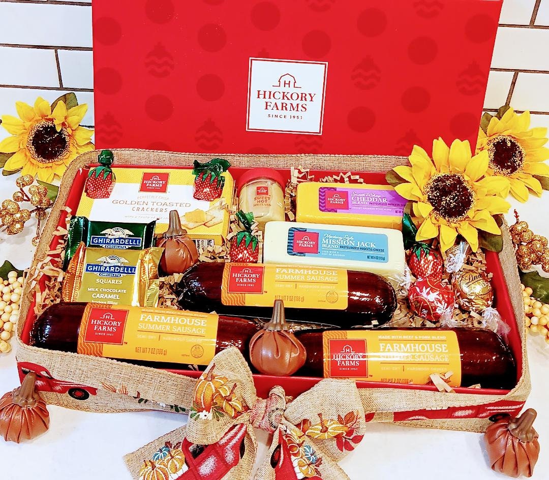 Hickory Farms Deluxe Holiday Thanksgiving Gourmet Beef Sausages Cheese Crackers Lindt Ghirardelli Chocolate Gift Basket Box